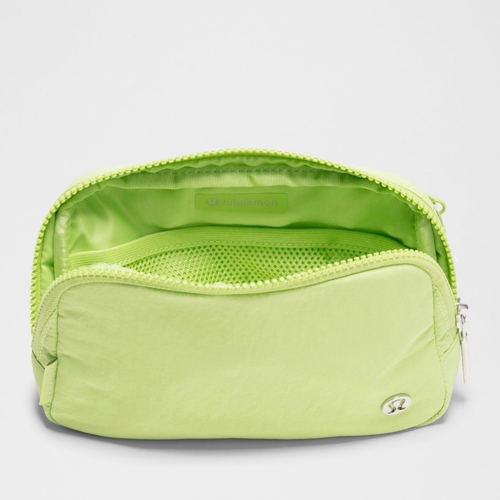 Lululemon Everywhere Belt Bag 1L